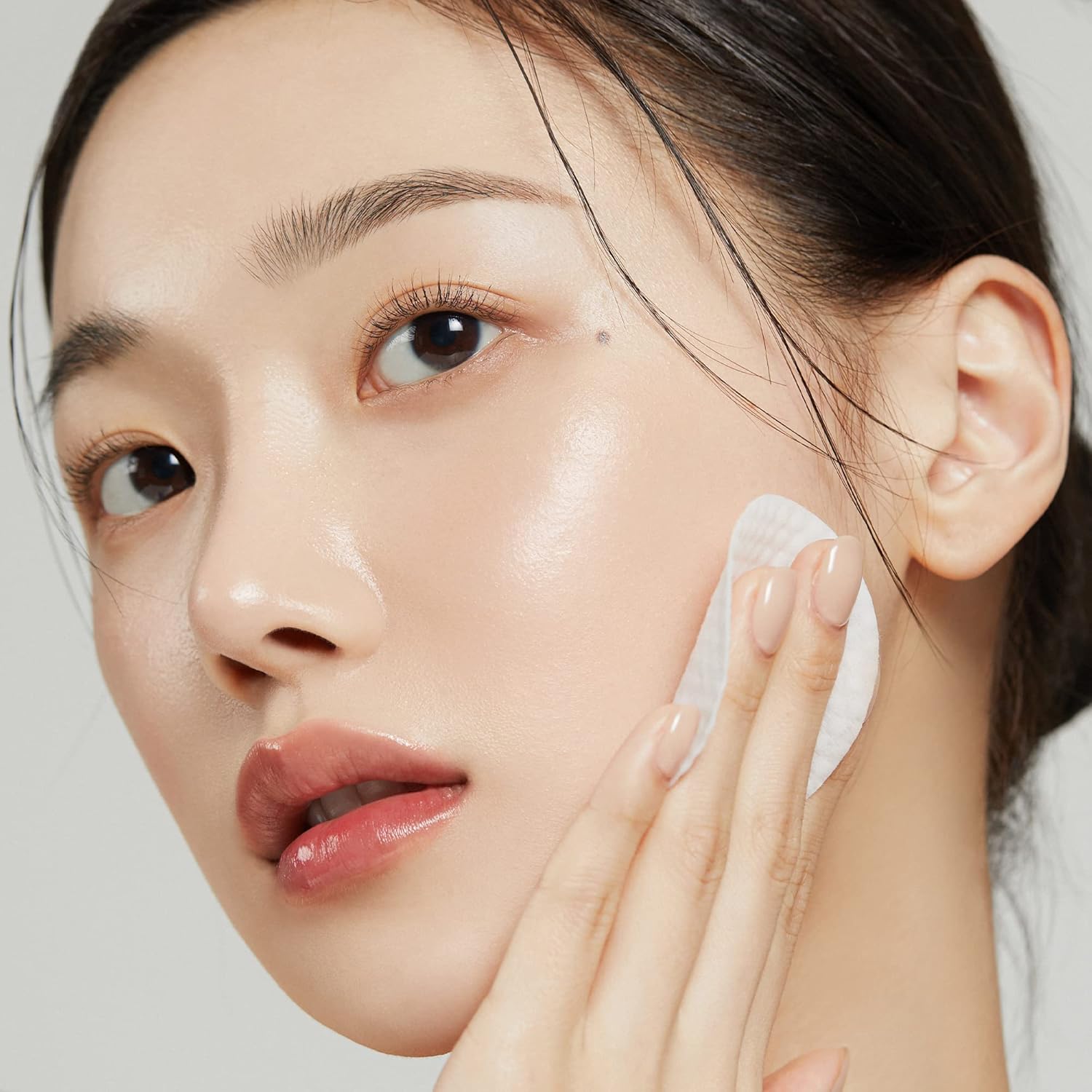 Nature’s Answer to Perfect Skin: The Science Behind Our Exfoliating Pads