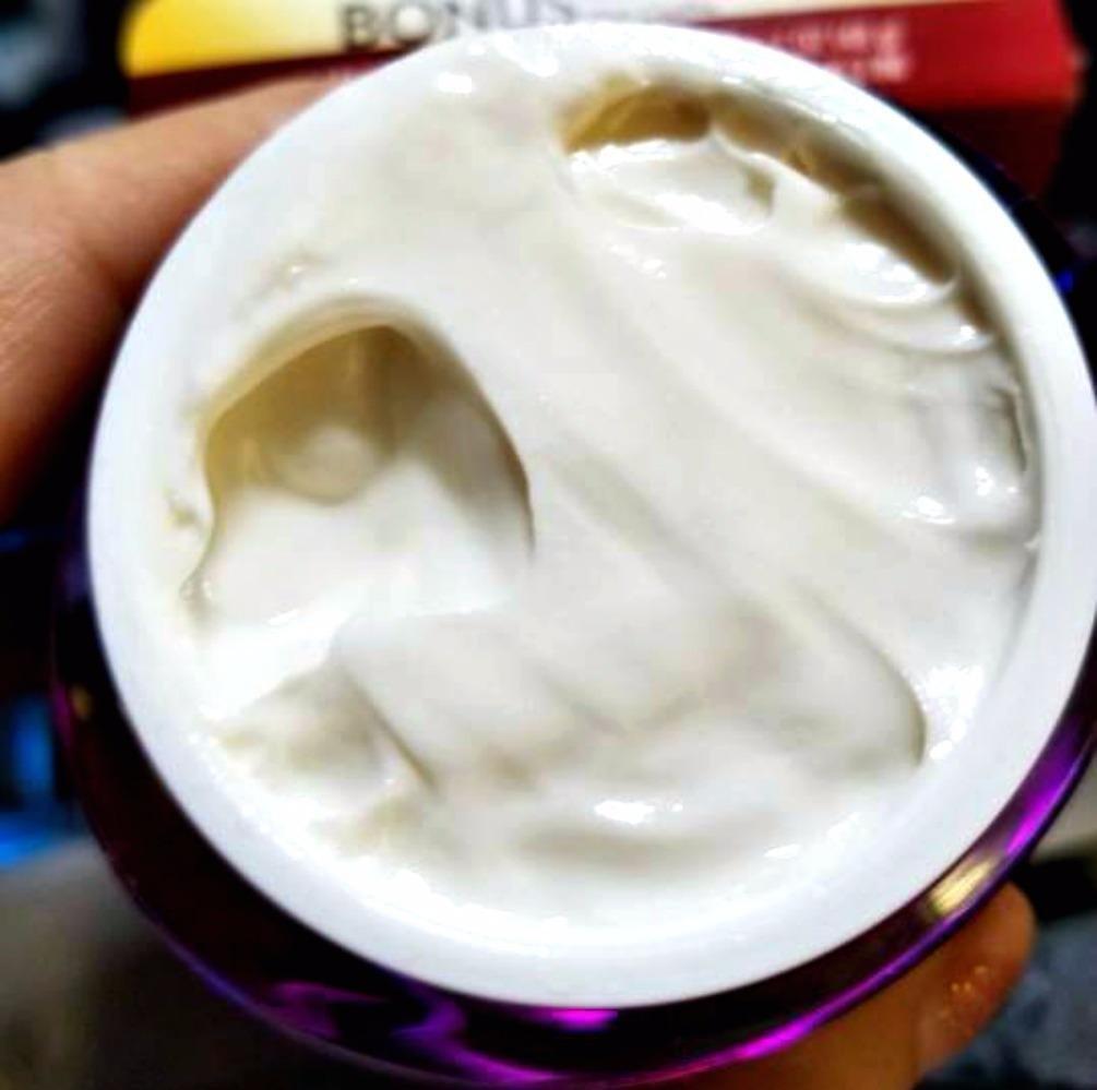 The Science Behind Youthful Skin: Discover Our Clinically-Proven Anti-Aging Moisturizer